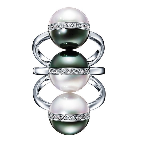 Tasaki - Balance collection of pearls and diamonds