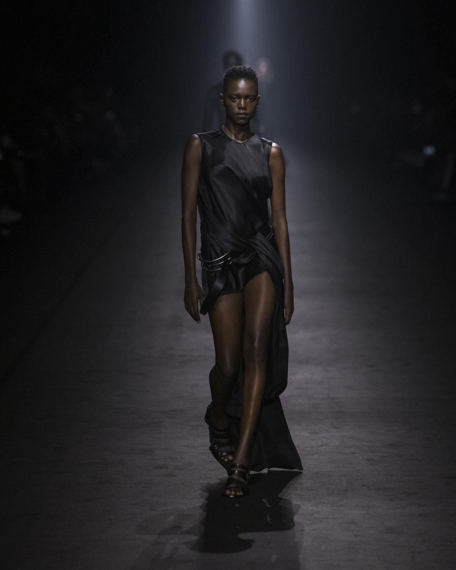Ann-Demeulemeester-SS24-Paris-4789 – A Shaded View on Fashion