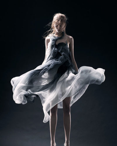 Yiqing Yin