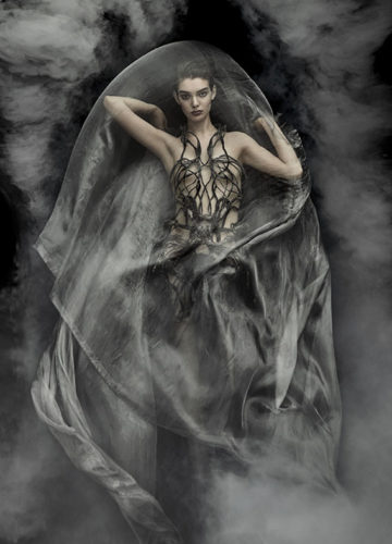 Yiqing Yin