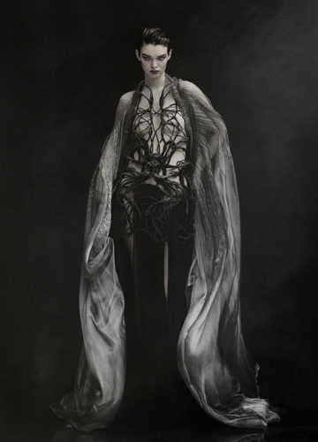 Yiqing Yin