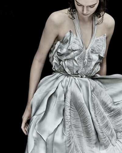 Yiqing Yin