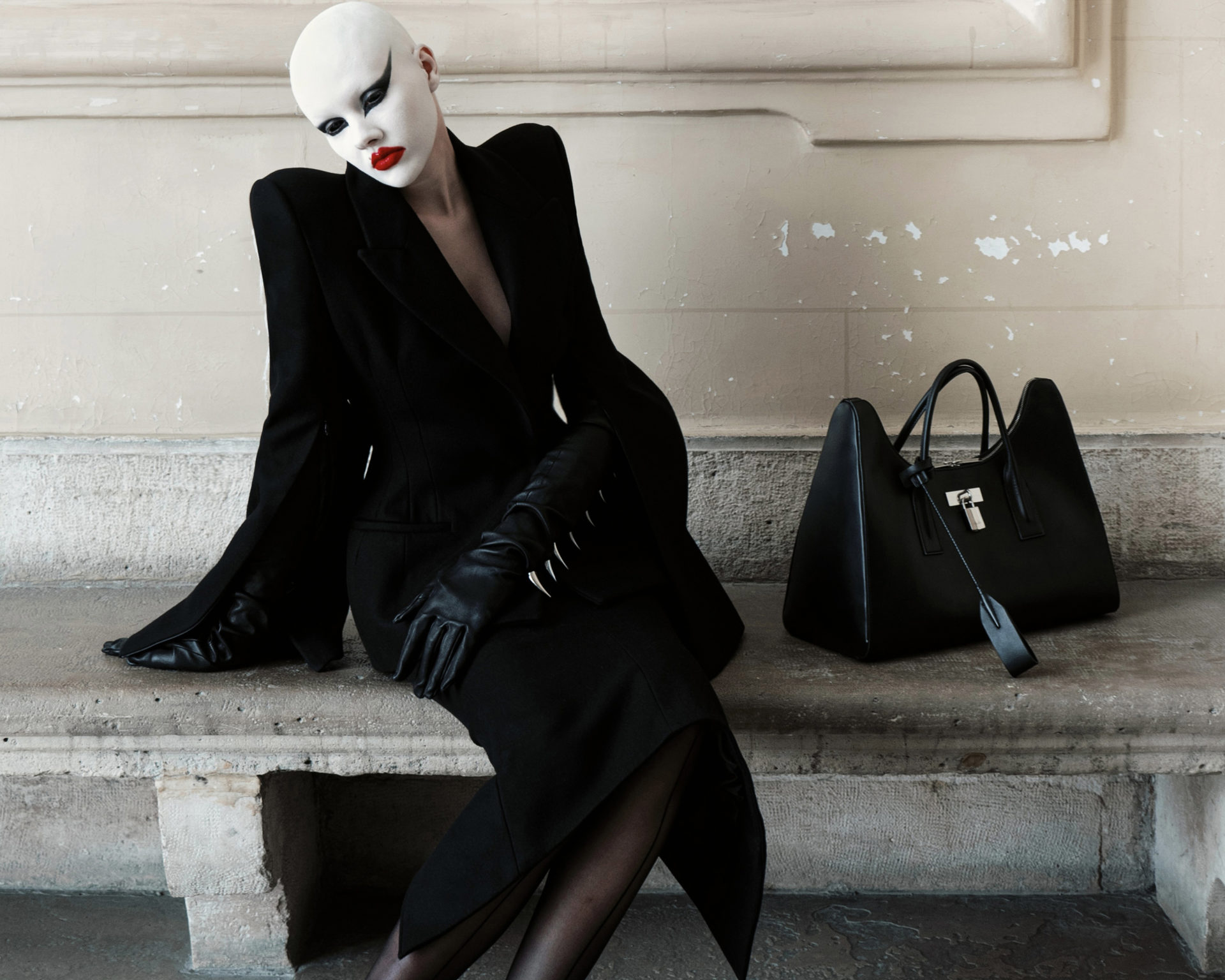Tilda Swinton ” The Impossible Wardrobe “ – A Shaded View on
