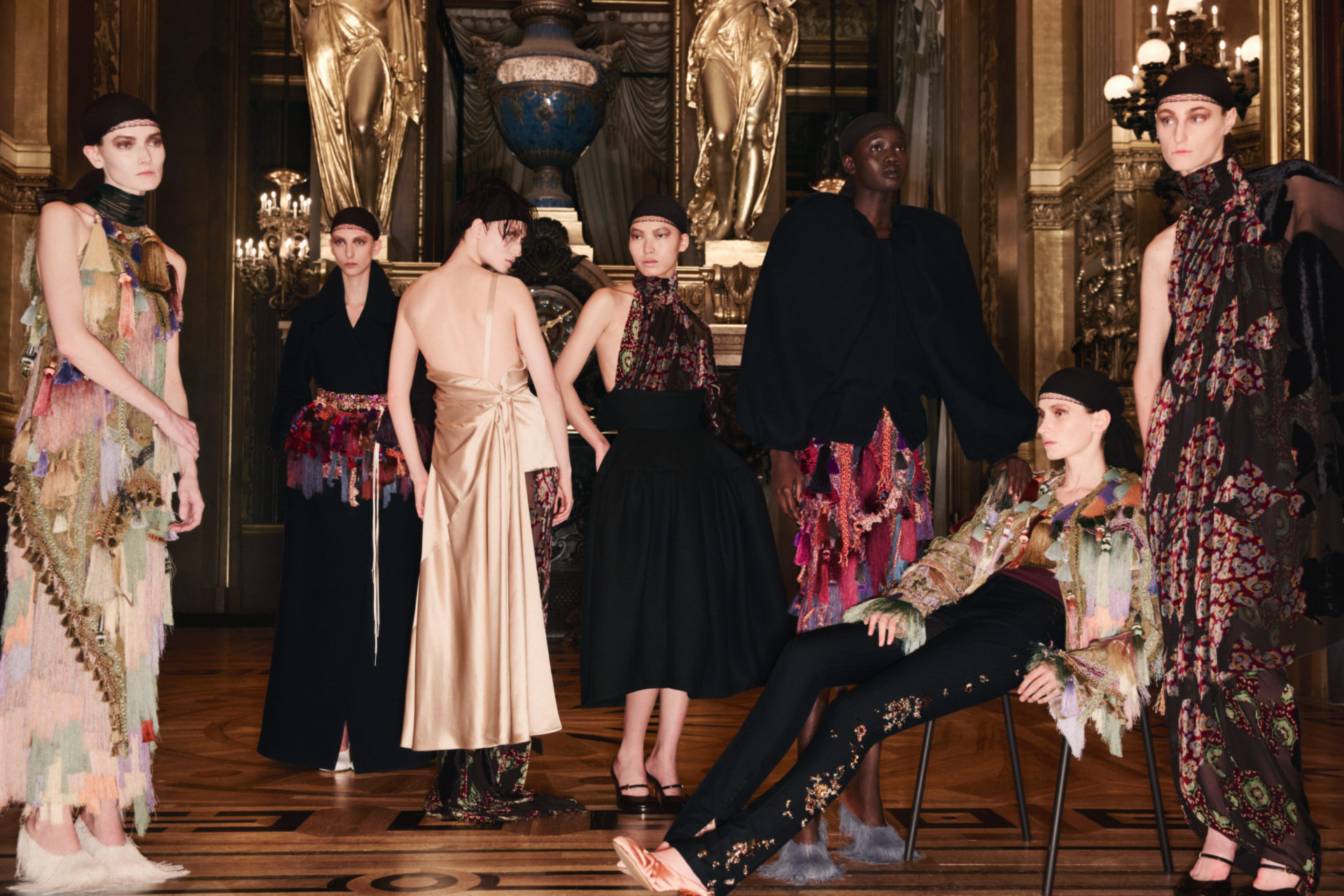gap COLLECTIONS 1998AW PARIS ガリアーノ劇場 Behind the Curtain: Julian Klausner's Poetic Opera for Dries Van