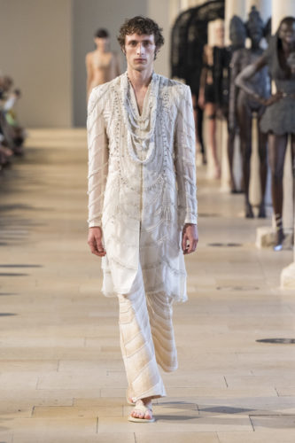 Rahul Mishra fashion show in Paris, Fall Winter 2026 Couture Fashion Week Photo by Valerio Mezzanotti