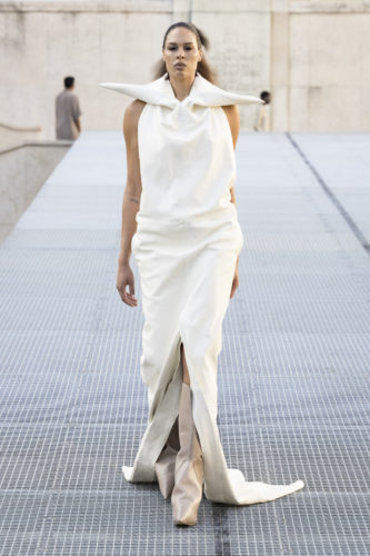 Model on the runway at the Rick Owens fashion show in Paris, Spring Summer 2027 Ready To Wear Fashion Week, Runway Look #010