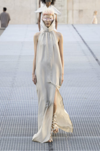 Model on the runway at the Rick Owens fashion show in Paris, Spring Summer 2027 Ready To Wear Fashion Week, Runway Look #014