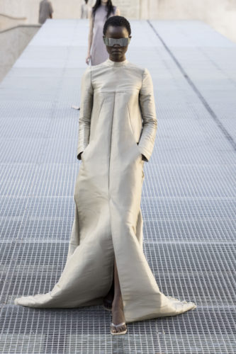 Model on the runway at the Rick Owens fashion show in Paris, Spring Summer 2027 Ready To Wear Fashion Week, Runway Look #002