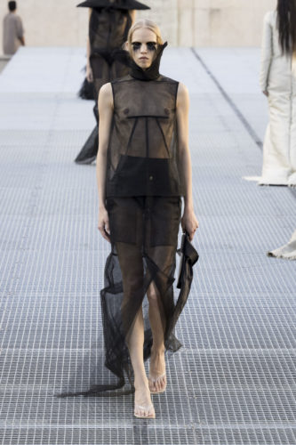 Model on the runway at the Rick Owens fashion show in Paris, Spring Summer 2027 Ready To Wear Fashion Week, Runway Look #017