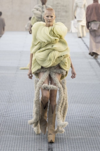 Model on the runway at the Rick Owens fashion show in Paris, Spring Summer 2027 Ready To Wear Fashion Week, Runway Look #047