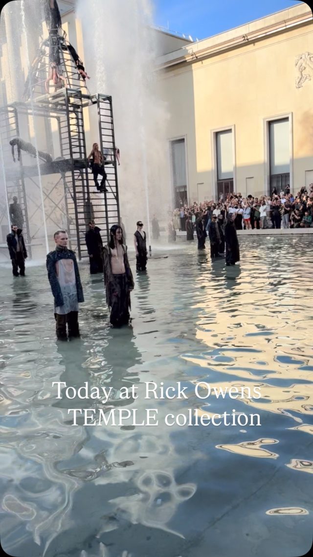 @rickowensonline #epic #fashionunderwater to watch this unworldly show then cross the street to see the again, epic, solo show of @rickowensonline ...what more could you ask for. Impactful to say the least and how did I miss seeing @lalamichmich i saw elsewhere she was in red maybe I left before she arrived....
