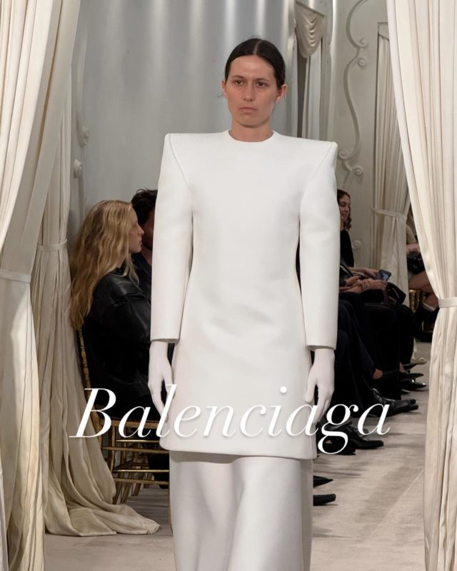 Magestic what a beautiful goodbye to the house with a soundtrack of those important to Demna @balenciaga days @demna Soundtrack as always on a par with the creator BRAVO