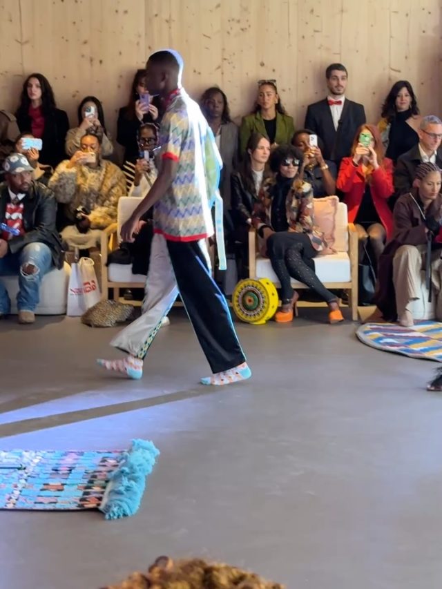MAXHOSA SS26: Izipho Zabadala (A Gift to the Ancestors) – by artistic director Laduma Ngxokolo
@maxhosa
SS26 
🐦‍🔥

“MaXhosa Africa imagines garments as offerings to the ancestors in the afterlife, created to honor, adorn, and showcase to them an era in fashion they have missed. Each piece is both a tribute and a gesture of gratitude, a gift that celebrates culture as it meets a world shaped by the beautiful hand of God.
Here, we imagine angels adorned in MaXhosa.”
– @maxhosa

🎤: @zawadiyamungu_ 
Enjoy the full ss26 collection via @maxhosa
Showcase selected by @oficina.gabardine X @asvof ✨
🎥/📷: © Marcelo Horacio Maquieira Piriz