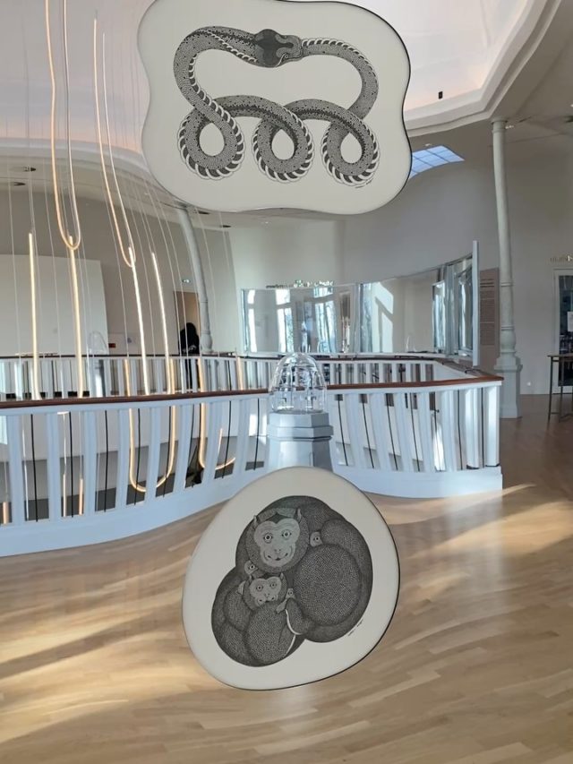 OTHERSELVES by NOON PASSAMA  | Françoise van den Bosch Prize 2025 🤌🏽🤌🏽

“In their solo exhibition Otherselves, jewellery designer Noon Passama explores the deep connections between humans and other creatures. They draw inspiration from the twelve animals of the Thai and Chinese zodiac – symbols they have known since childhood – and transform them into jewellery worn close to the body. These animals don’t just mark time; they also represent traits and values that guide and connect people.”
– @museum.arnhem

Show selected by @oficina.gabardine X @asvof 💥
🎥: © Marcelo Horacio Maquieira Piriz
📷: © Amber Zeekaf - Courtesy of Pr

On view until 01.02.2026
Tuesday to Sunday 11am – 5pm
 
Museum Arnhem
Utrechtseweg 87
6812 AA Arnhem (NL)

@museum.arnhem
@noonpassama
For more information please visit: francoisevandenbosch.nl
#noonpassama #jewellery 
#francoisevandenboschfoundation 
#museumarnhem 
#arnhem