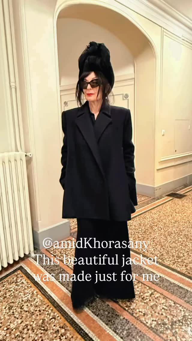 In love with this beautiful @amirkhorasany jacket. Proportion is perfect #parisfashionweek @karen_binnszzzz