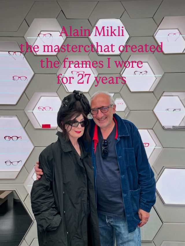 So much fun @alainmiklishopsaintsperes I wore his cat frames for 27 years you can not be more devoted than that.