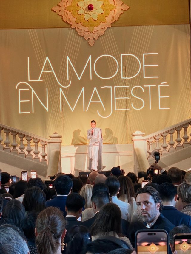 #lamodeenmajesté #hautecouture #celebration 170 th anniversary of franco-thailandaises relations in the presence of Son Altesse Royale la Princesse @hrhsirivannavari @madparis #curator @beatricequette @lucienpagescommunication @lilytempleton