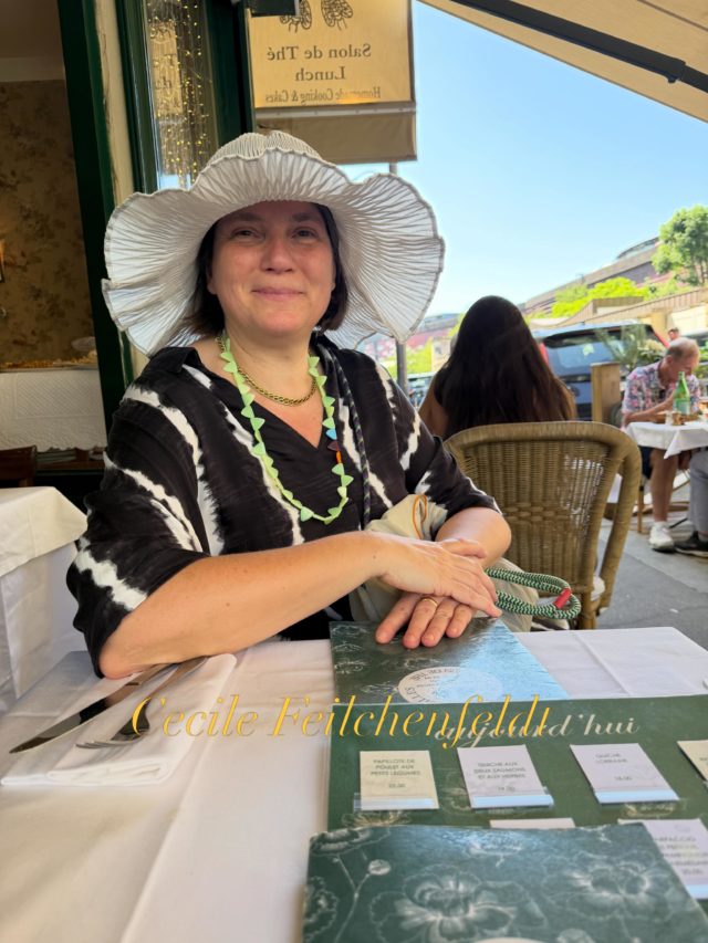 @cecilefeilchenfeldt a lovely pause in a busy day. @lesdeuxabeillesparis lemonade and tarte citron highly recommended