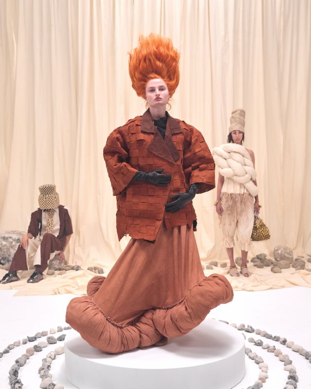 When the African brand I A M I S I G O sets “wearable art” on top of the cake - CPHFW’s hospitality WINS!
@iamisigo
ִֶָ. ..𓂃 ִֶָ🫂🤌🏾་༘࿐

“Sacred Ecologies teases out what a vernacular design identity could look like but through the lens of a contemporary fever dream. Who/what are these bodies? They are because of what their environment is. There is a natural symbiosis between their action and the fibre’s reaction — and the fibre is nature. As Ngũgĩ writes, nature is the source of all cures.”
— Bubu Ogisi, Creative Director of I.AM.ISIGO

Brand selected by @oficina.gabardine X @asvof ✨
📷: © @jamescochranephoto - Courtesy of Pr

@iamisigo
@cphfw