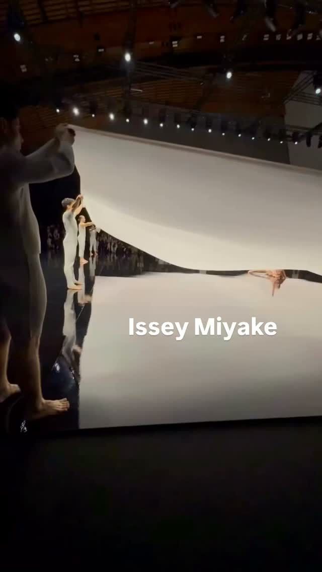 Instagram post 18179010373436435